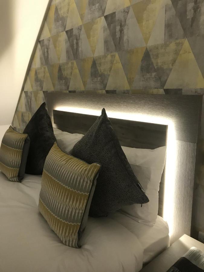 Sunset Studio Apartments อาแบร์ไรรอน ภายนอก รูปภาพ